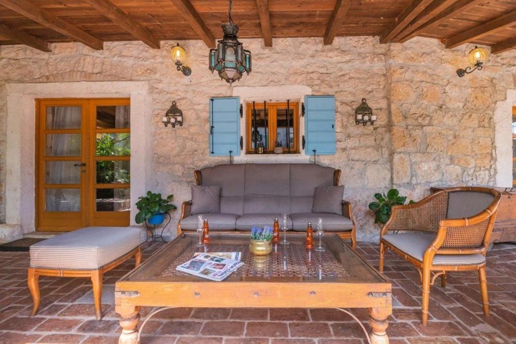 Villa Kazun With Private Pool And Two Gardens Marčana Kültér fotó