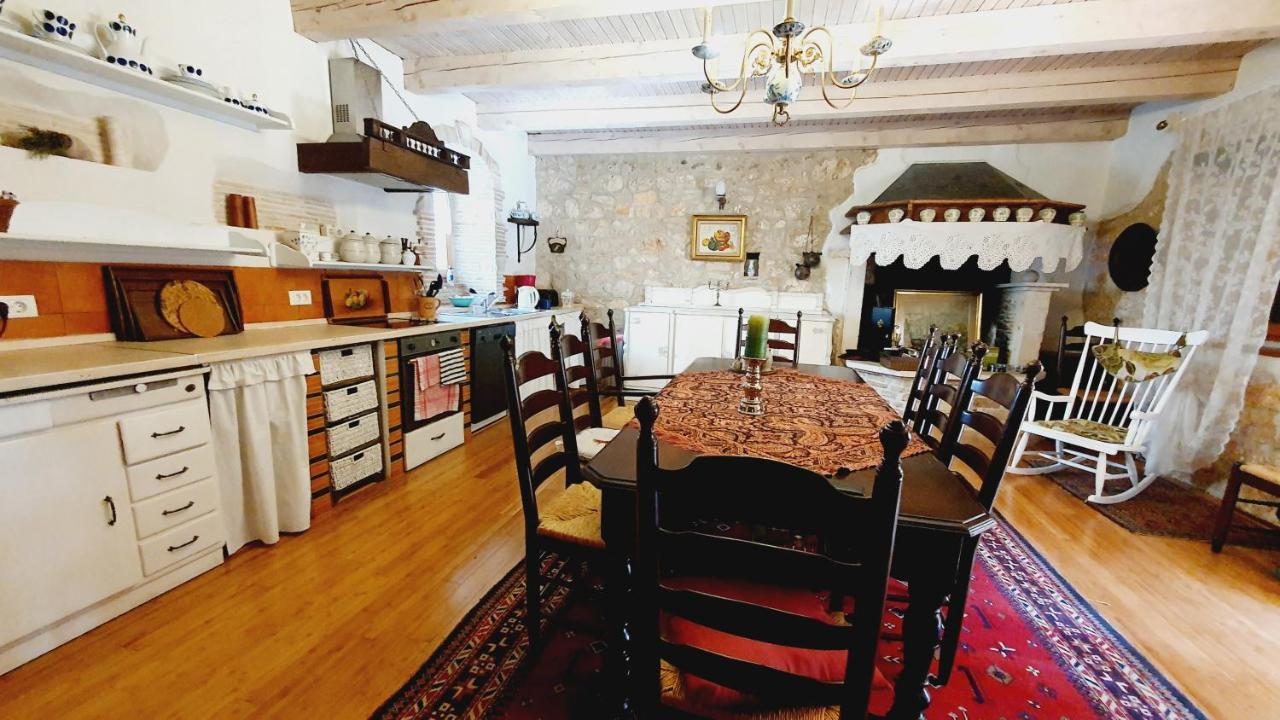 Villa Kazun With Private Pool And Two Gardens Marčana Kültér fotó