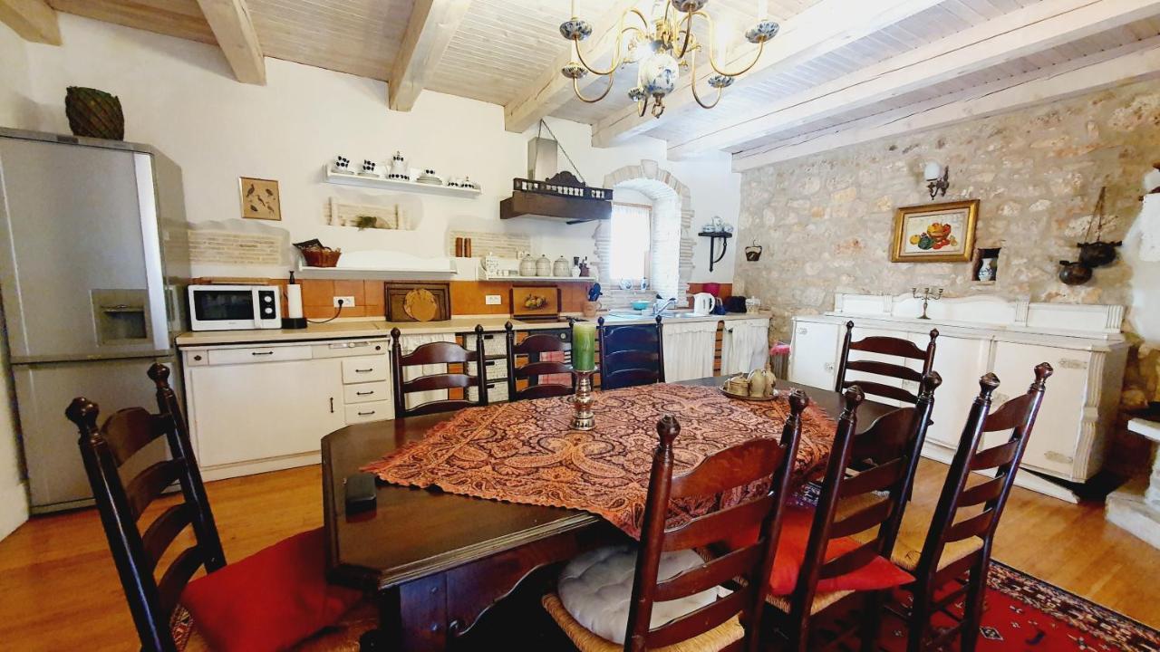 Villa Kazun With Private Pool And Two Gardens Marčana Kültér fotó