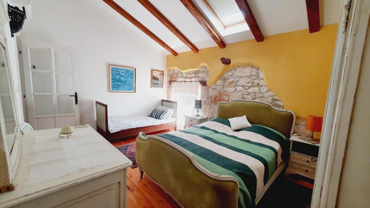Villa Kazun With Private Pool And Two Gardens Marčana Kültér fotó